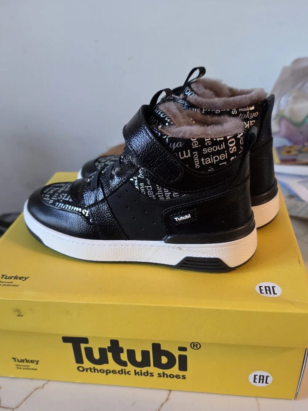 TUTUBI big Kids Leather Sneakers With Real Shirling Lining And Ortopedic Soles